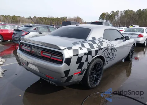2018 Dodge Challenger Sxt z USA, uszkodzony, nr VIN 2C3CDZAGXJH242457